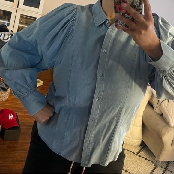 WHO WHAT WEAR Chambray Button-up - Picture 14 of 14